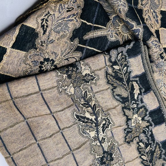 🌿 Handmade Pashmina & Viscose Scarf – Vintage Floral Design - Picture 1 of 8